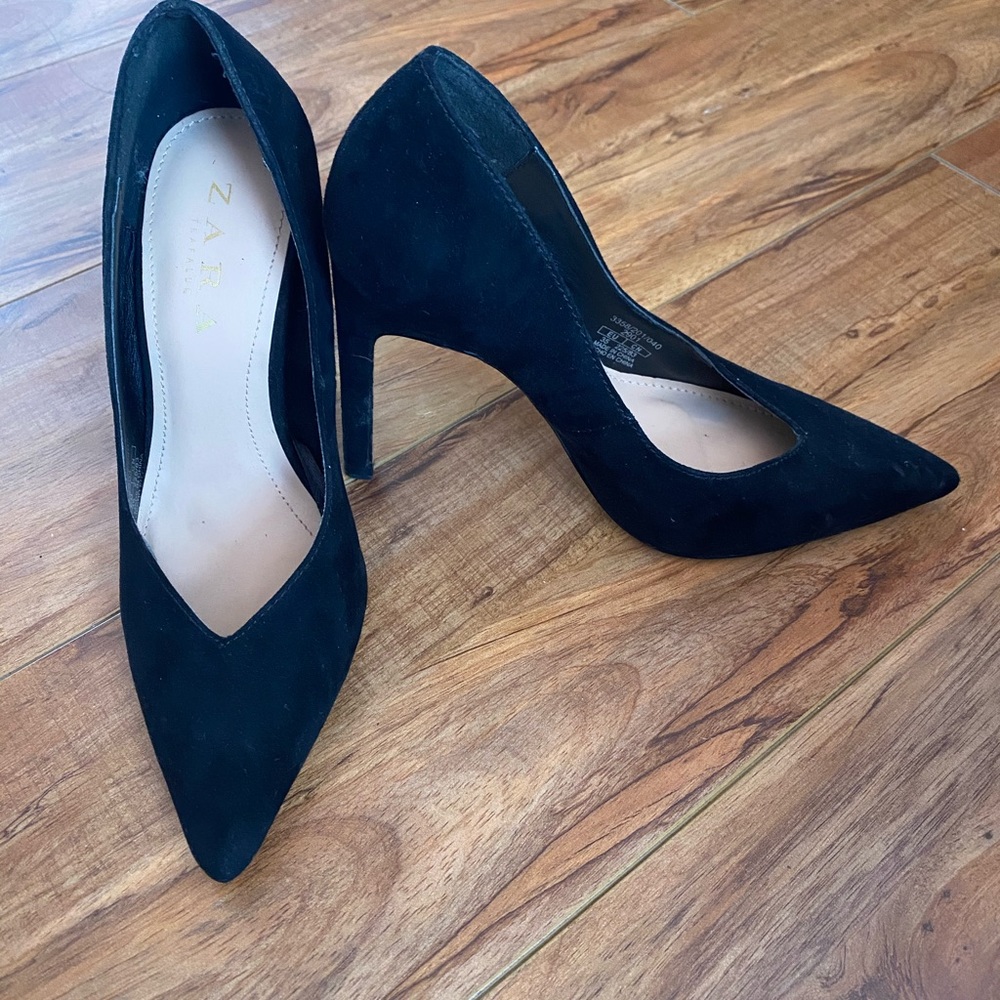 ZARA size 5 stiletto pointed toe heels